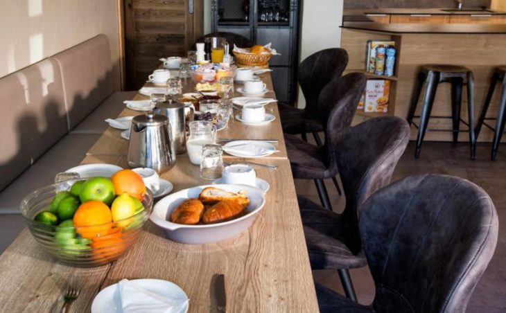 Chalet Cristal 1, Val dIsere, Dining Table